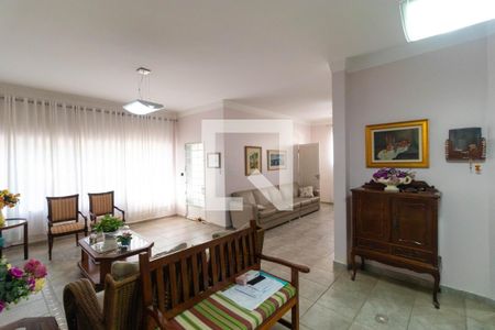 Casa para alugar com 369m², 5 quartos e 2 vagas Casa para alugar com 369m², 5 quartos e 2 vagasSalas