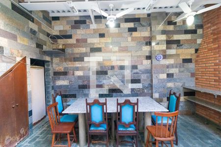 Casa para alugar com 369m², 5 quartos e 2 vagas Casa para alugar com 369m², 5 quartos e 2 vagasChurrasqueira