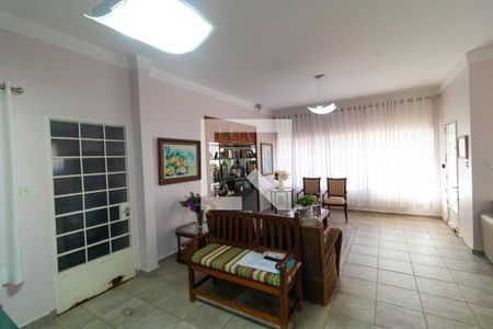 Casa para alugar com 369m², 5 quartos e 2 vagas Casa para alugar com 369m², 5 quartos e 2 vagasSalas