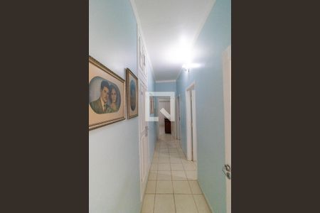 Casa para alugar com 369m², 5 quartos e 2 vagas Casa para alugar com 369m², 5 quartos e 2 vagasCorredor