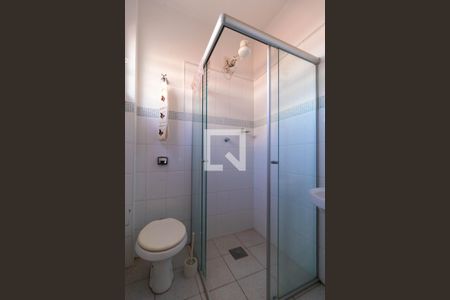 Casa para alugar com 369m², 5 quartos e 2 vagas Casa para alugar com 369m², 5 quartos e 2 vagasBanheiro da Suíte do Segundo Andar