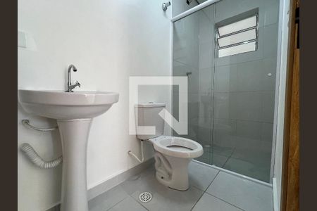 Banheiro de casa para alugar com 1 quarto, 64m² em Jardim Oriental, São Paulo