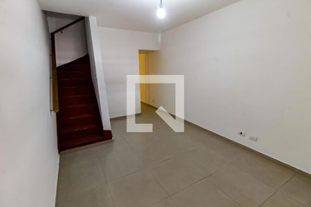 Sala de casa para alugar com 5 quartos, 115m² em Vila Francisco Remeikis, Taboão da Serra