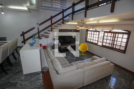 Sala de casa à venda com 3 quartos, 259m² em Vila Rio Branco, São Paulo
