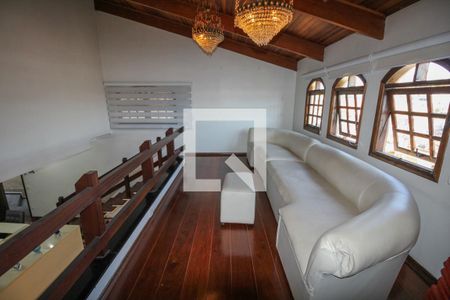 Mezanino de casa à venda com 3 quartos, 259m² em Vila Rio Branco, São Paulo