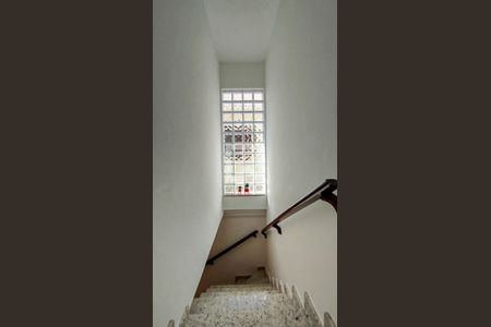 Escada de casa à venda com 3 quartos, 177m² em Cerâmica, São Caetano do Sul
