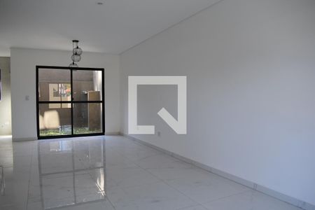 Sala de casa de condomínio para alugar com 3 quartos, 137m² em Xaxim, Curitiba