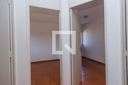 corredor dos quartos de apartamento para alugar com 3 quartos, 78m² em Jardim Fátima, São José dos Campos