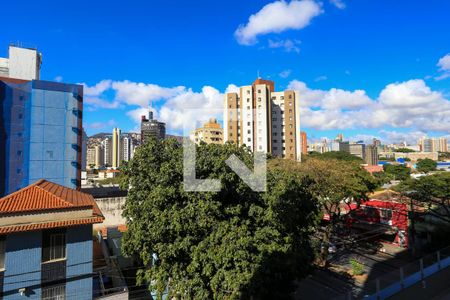 Vista Sala de apartamento à venda com 3 quartos, 76m² em Santa Tereza, Belo Horizonte