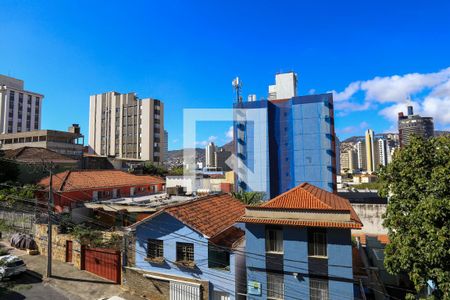 Vista Sala de apartamento à venda com 3 quartos, 76m² em Santa Tereza, Belo Horizonte