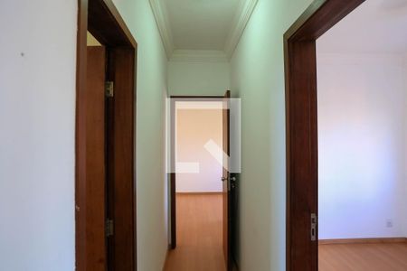 Corredor de apartamento à venda com 3 quartos, 76m² em Santa Tereza, Belo Horizonte