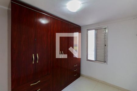 Quarto 2 de apartamento para alugar com 2 quartos, 47m² em Conjunto Residencial José Bonifácio, São Paulo