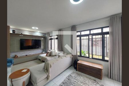 Sala de casa à venda com 4 quartos, 154m² em Jardim Umuarama, São Paulo
