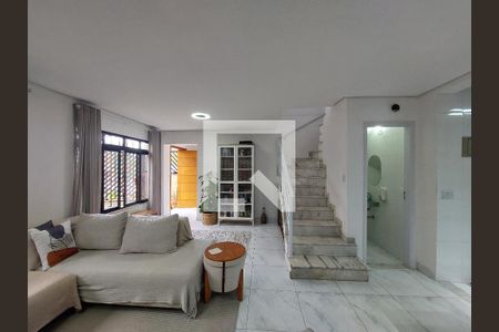 Sala de casa à venda com 4 quartos, 154m² em Jardim Umuarama, São Paulo