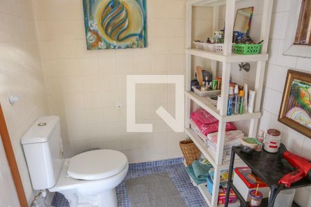 Casa para alugar com 220m², 3 quartos e 2 vagas Casa para alugar com 220m², 3 quartos e 2 vagasBanheiro Social