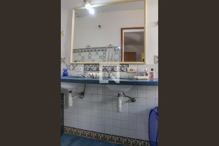 Casa para alugar com 220m², 3 quartos e 2 vagas Casa para alugar com 220m², 3 quartos e 2 vagasBanheiro da Suíte