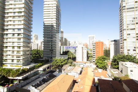 Vista de apartamento à venda com 2 quartos, 112m² em Moema, São Paulo