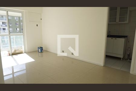 Sala de apartamento para alugar com 2 quartos, 68m² em Camorim, Rio de Janeiro