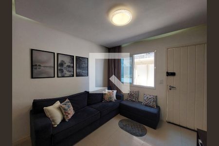 Sala de casa de condomínio à venda com 2 quartos, 90m² em Vila São Pedro, São Paulo