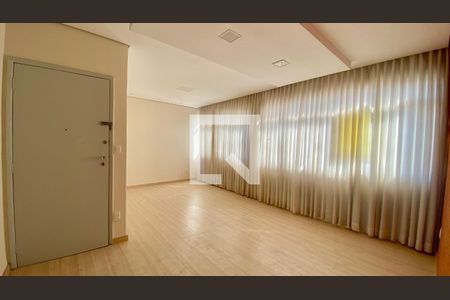 Sala de apartamento para alugar com 3 quartos, 80m² em Alto Barroca, Belo Horizonte