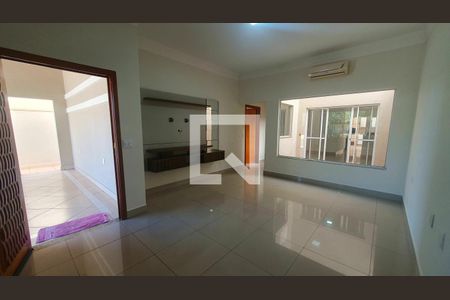 Sala de casa de condomínio para alugar com 4 quartos, 178m² em Jardim Planalto, Paulínia