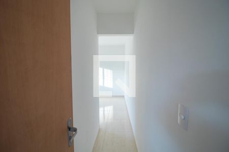 Corredor de apartamento para alugar com 1 quarto, 48m² em Vila Irmãos Arnoni, São Paulo