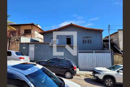 Casa à venda com 3 quartos, 360m² em São João Batista, Belo Horizonte