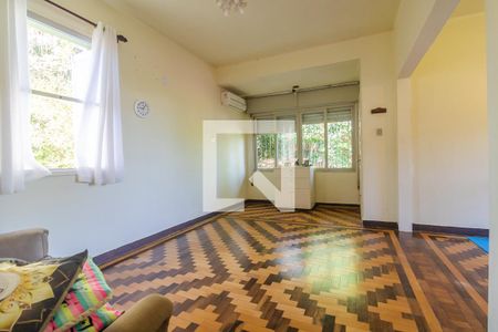 Sala do segundo andar de casa à venda com 4 quartos, 400m² em Vila Conceição, Porto Alegre