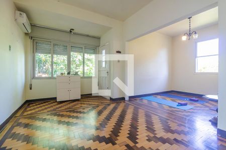 Sala do segundo andar de casa à venda com 4 quartos, 400m² em Vila Conceição, Porto Alegre