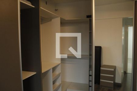 Closet da suíte de apartamento para alugar com 3 quartos, 93m² em Jansen, Gravataí