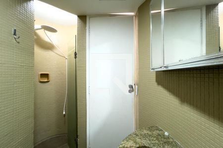 Banheiro de apartamento à venda com 1 quarto, 43m² em Liberdade, São Paulo