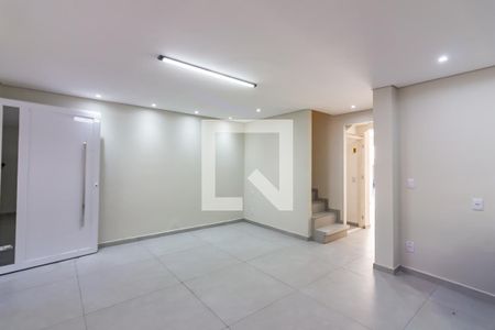 Sala de casa para alugar com 3 quartos, 188m² em Metalúrgicos, Osasco