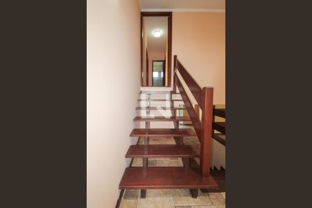 Escada de casa para alugar com 3 quartos, 177m² em Cidade Universitária, Campinas