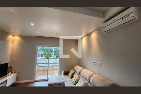 Detalhe Sala de casa para alugar com 3 quartos, 108m² em Macuco, Santos