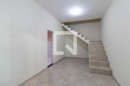 Sala de casa para alugar com 2 quartos, 77m² em Piedade, Rio de Janeiro