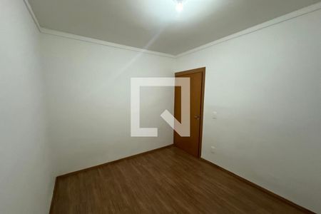 Dormitório 01 de apartamento para alugar com 2 quartos, 45m² em Via Norte, Ribeirão Preto