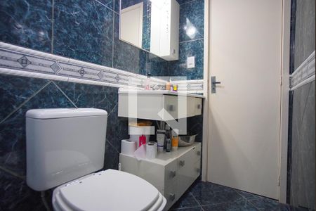 Banheiro Corredor de apartamento para alugar com 1 quarto, 42m² em Passo da Areia, Porto Alegre