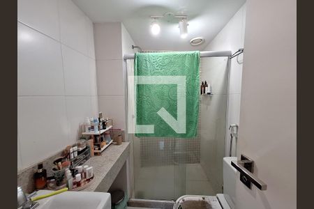 Apartamento à venda com 93m², 2 quartos e 1 vaga Apartamento à venda com 93m², 2 quartos e 1 vagaBanheiro da suíte 1