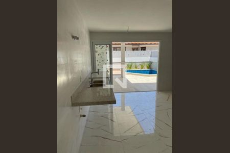 Casa à venda com 4 quartos, 170m² em Itaipu, Niterói