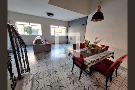 Casa à venda com 4 quartos, 275m² em Pé Pequeno, Niterói