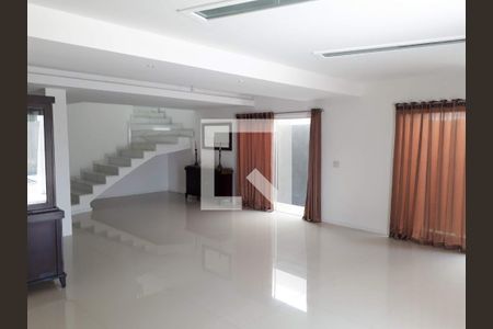 Casa à venda com 4 quartos, 250m² em Camboinhas, Niterói