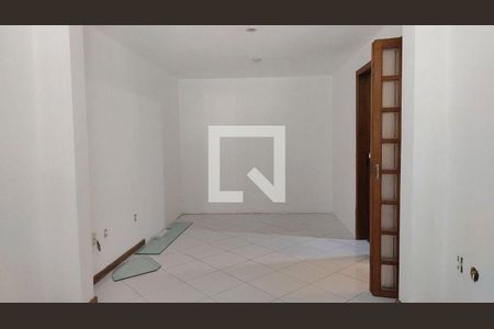 Casa à venda com 4 quartos, 190m² em Pendotiba, Niterói