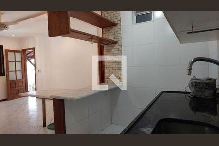 Casa à venda com 4 quartos, 190m² em Pendotiba, Niterói