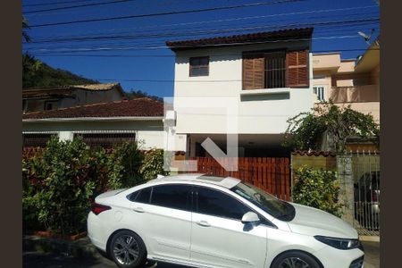 Casa à venda com 5 quartos, 316m² em São Francisco, Niterói