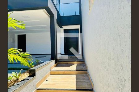 Casa à venda com 5 quartos, 245m² em Camboinhas, Niterói