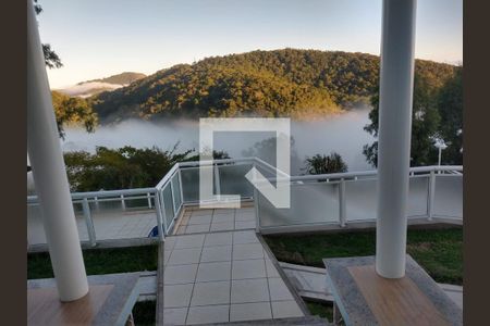 Casa à venda com 4 quartos, 600m² em Piratininga, Niterói