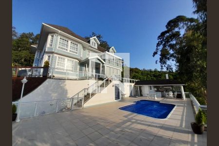 Casa à venda com 4 quartos, 600m² em Piratininga, Niterói