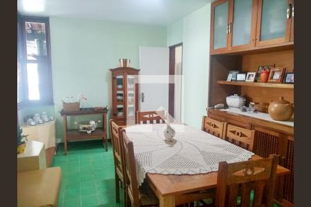 Casa à venda com 5 quartos, 310m² em Maria Paula, Niterói