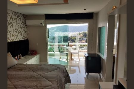 Casa à venda com 5 quartos, 526m² em Charitas, Niterói