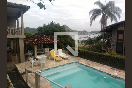 Casa à venda com 4 quartos, 285m² em Charitas, Niterói